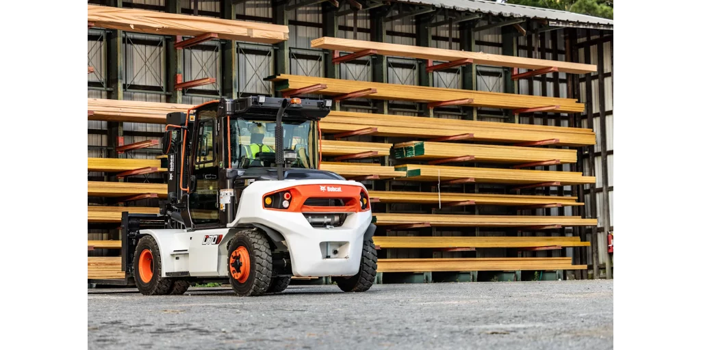 Bobcat D70S-9 Dieselstapler mit Pneumatik-Luftreifen im Außeneinsatz