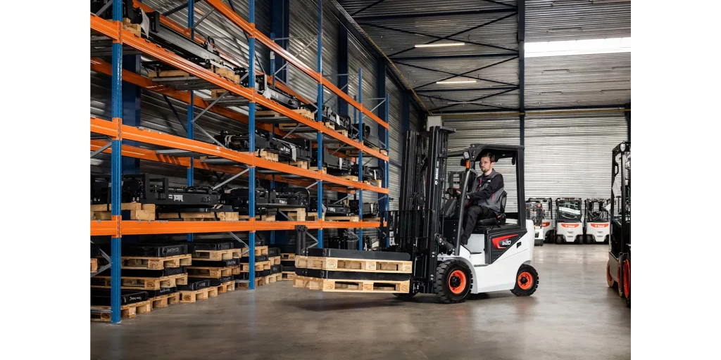 Bobcat B20NSC Elektrostapler im Praxiseinsatz in der Lebensmittellogistik