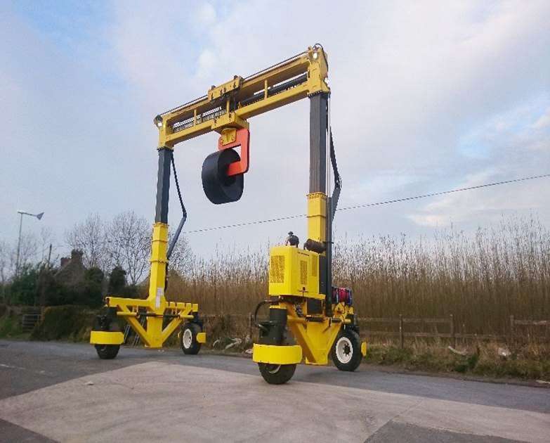 Combilift COMBI-MG transportiert Stahlcoil