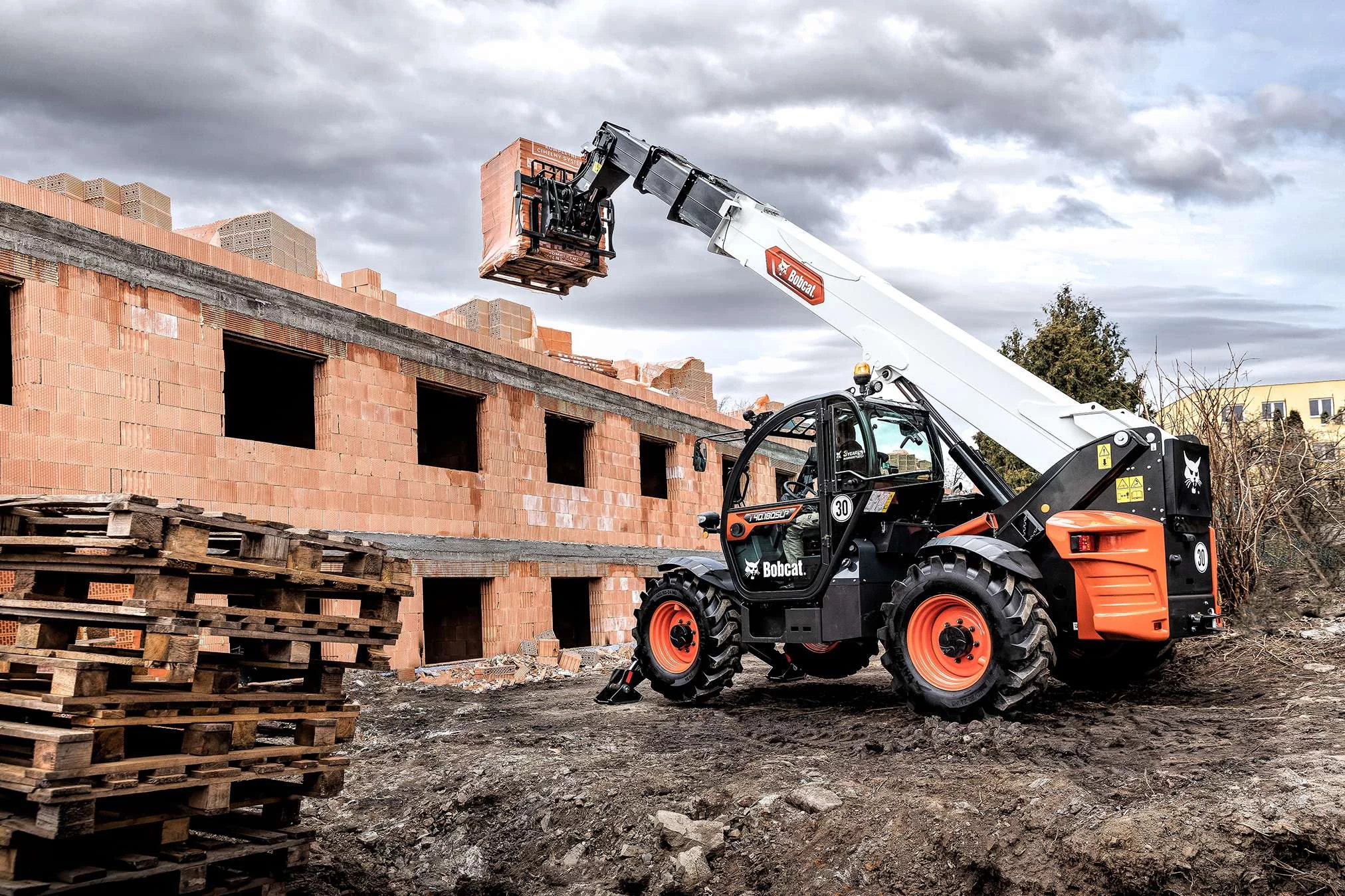 Bobcat T40.180SLP Teleskoplader im Einsatz auf der Baustelle
