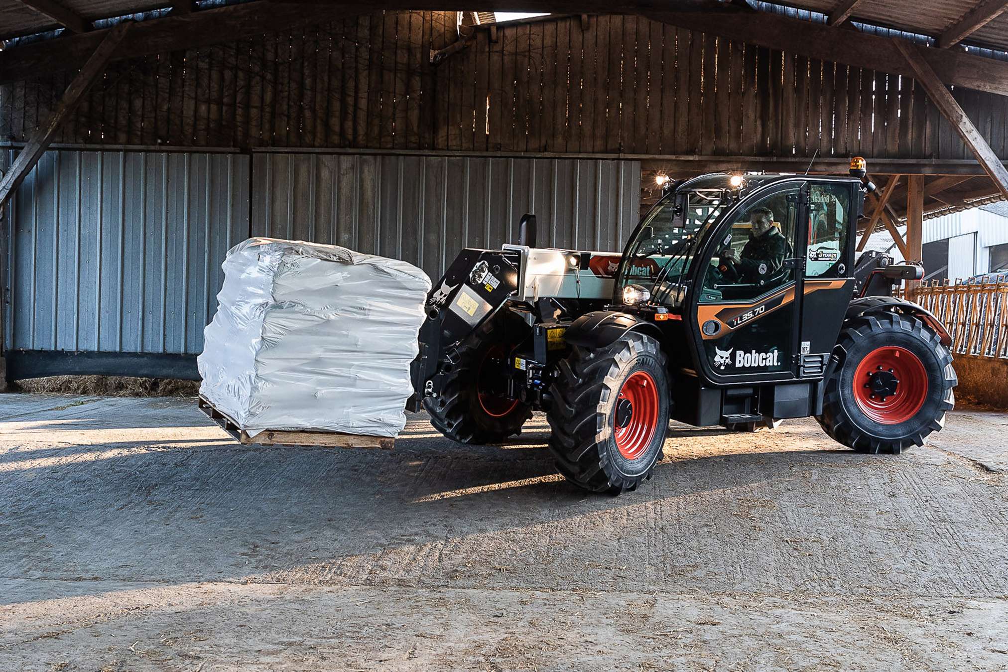 Bobcat TL35.70 Teleskoplader im Einsatz