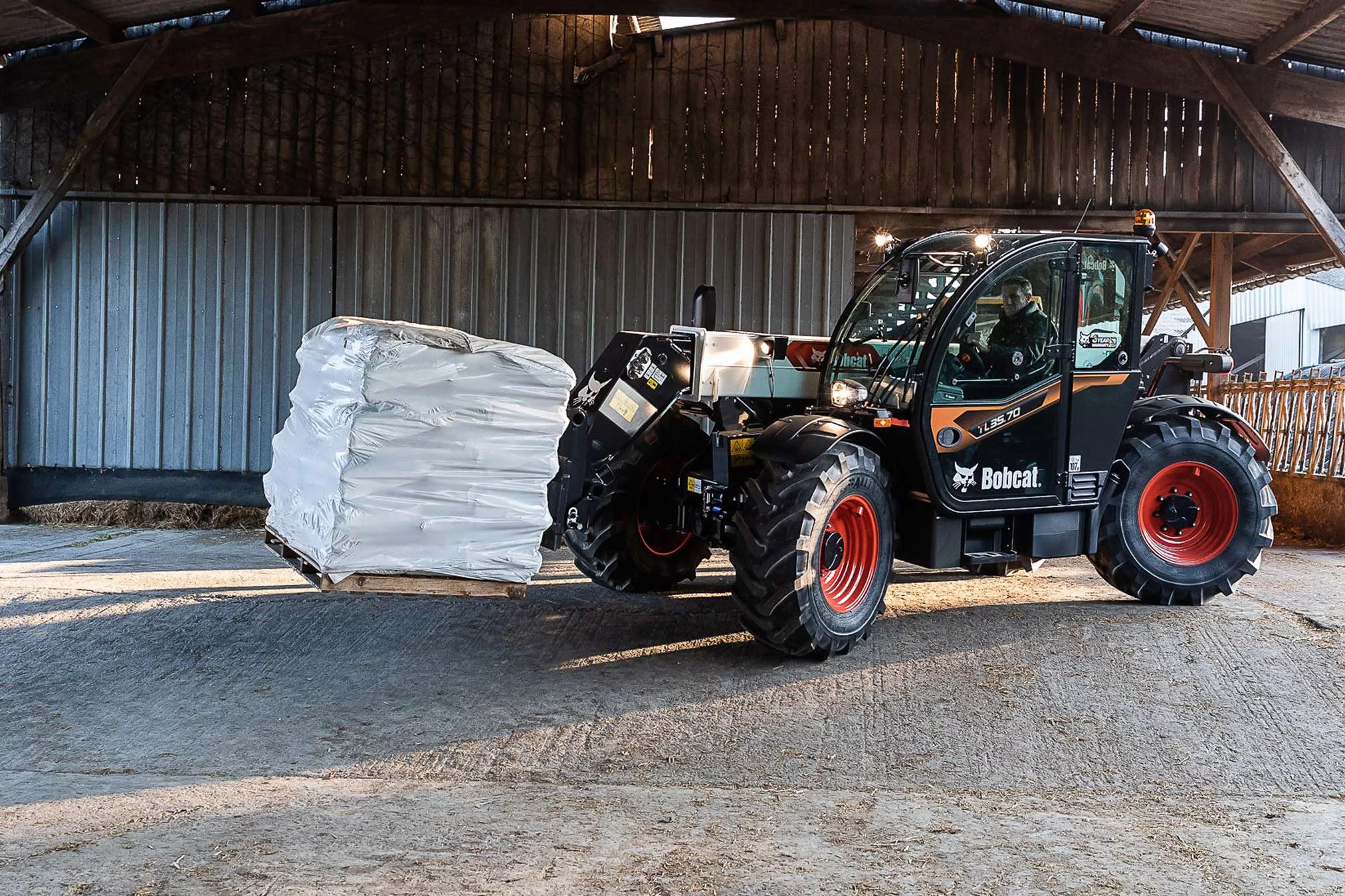 Bobcat TL35.70 Teleskoplader im Einsatz