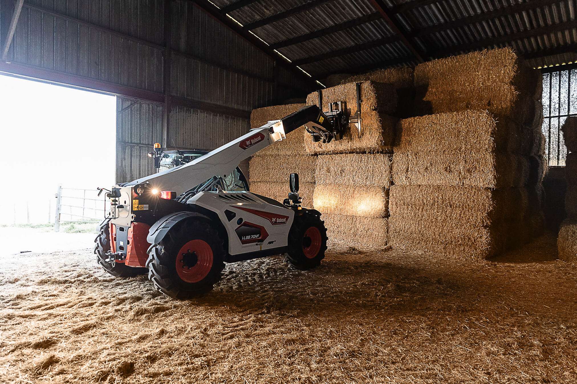Bobcat TL38.70HF Landwirtschafts-Teleskoplader im Einsatz