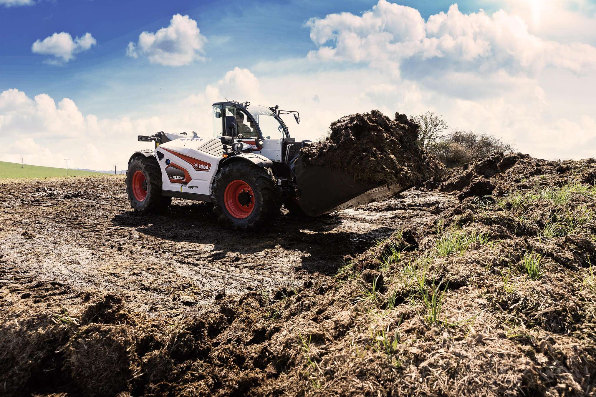 Bobcat TL43.80HF Landwirtschafts-Teleskoplader im Einsatz