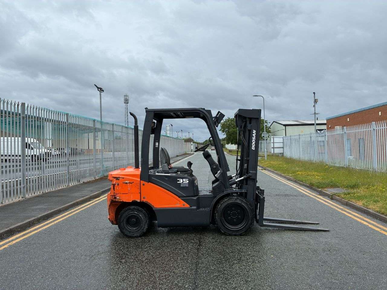 Doosan D35C-7