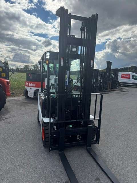 Bobcat B25NS
